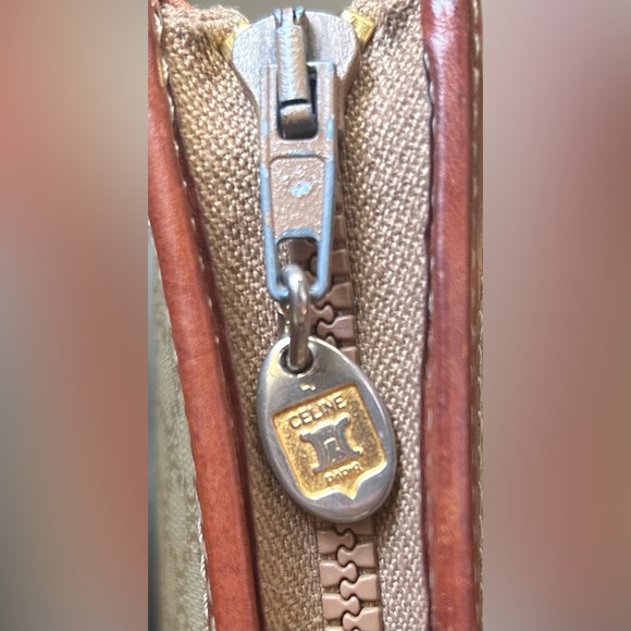 CELINE TRIOMPHE VINTAGE POUCH - Picture 13 of 13